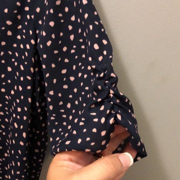 Size small lush blouse blue with pink speckled spots - Picture 4 of 6